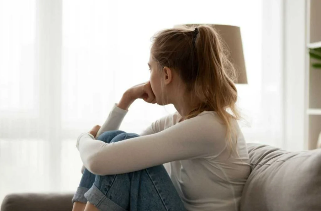 Deja-de-engancharte-a-los-pensamientos-negativos-sobre-el-pasado-y-aprende-a-lidiar-con-ellos